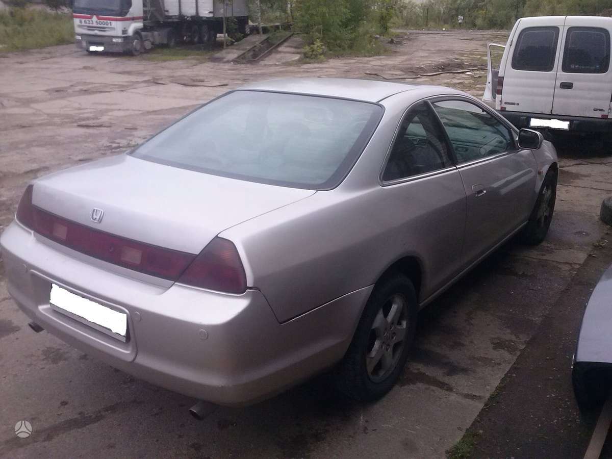 Honda Accord Dezes nera korobka netu