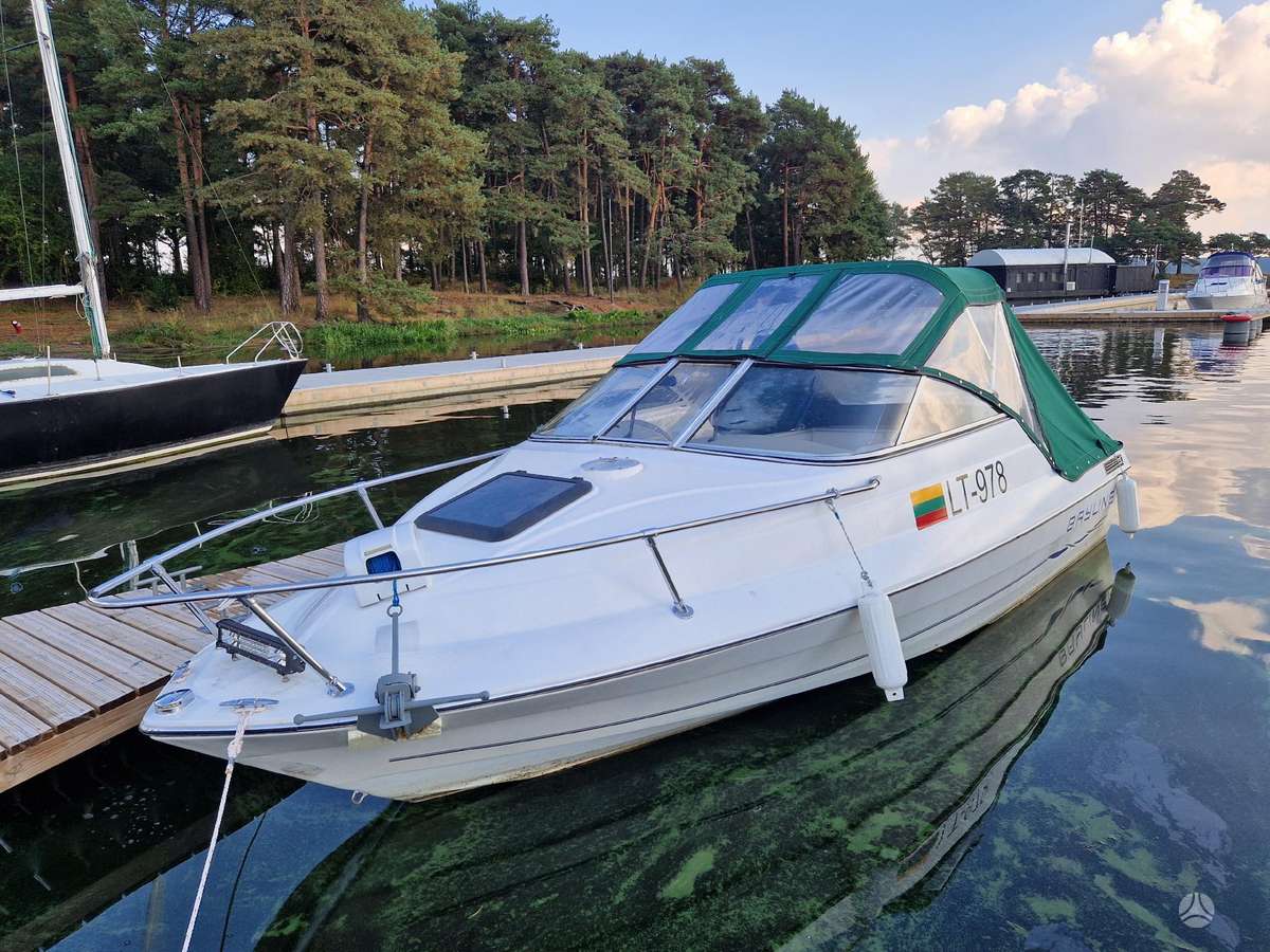 Bayliner 1952 CAPRI, yachts / cruisers