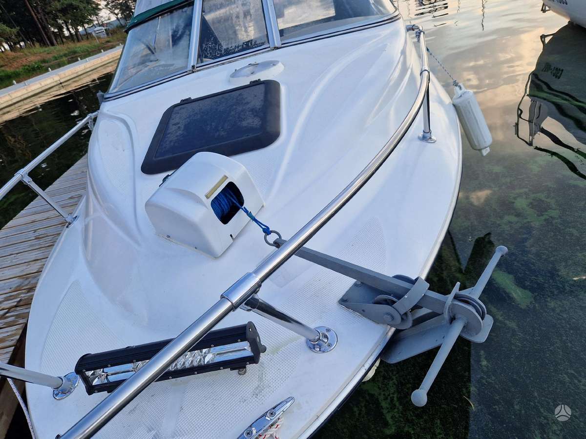Bayliner 1952 CAPRI, яхты / катера