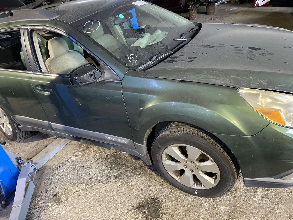 Subaru Outback Usa detales galime siusti