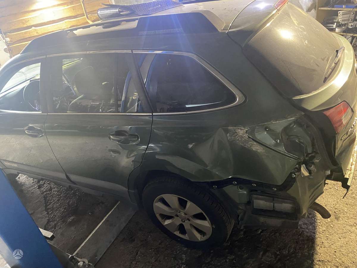 Subaru Outback Usa detales galime siusti
