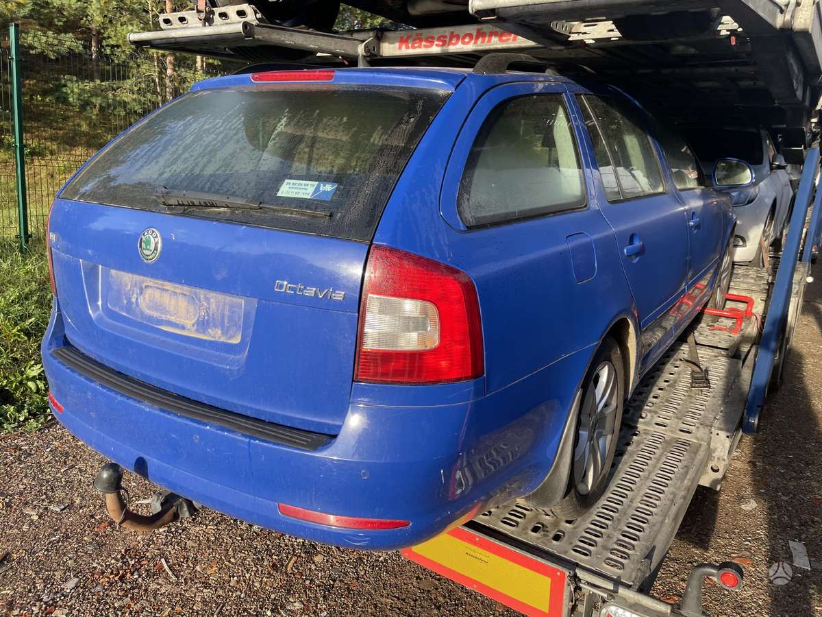 Skoda Octavia dalimis