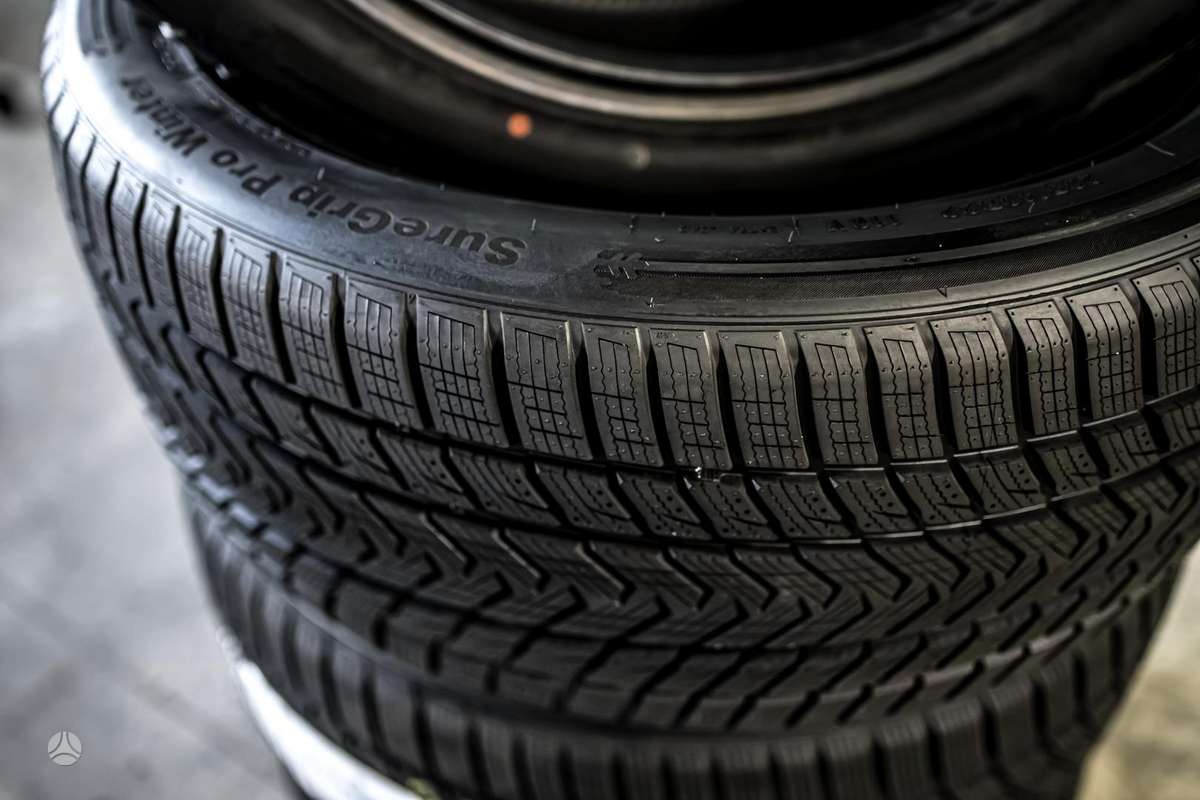 Gripmax SureGrip Pro Winter, winter 325/35 R22