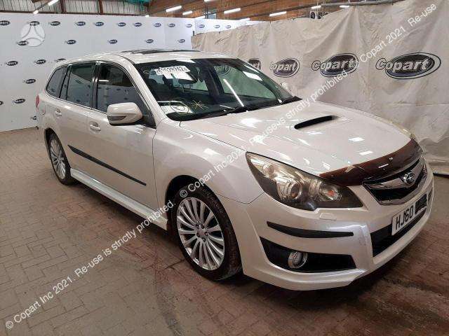 Subaru Legacy dalimis