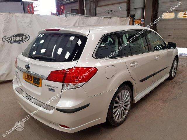Subaru Legacy dalimis