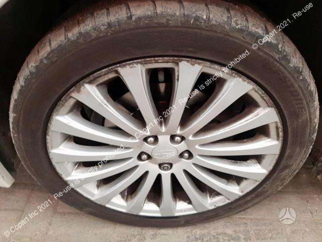 Subaru Legacy dalimis