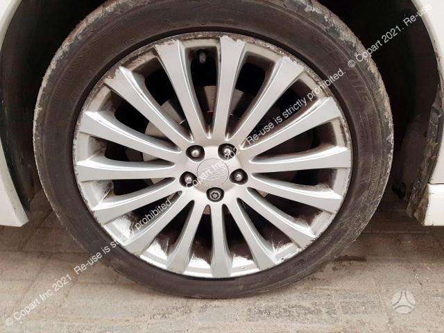 Subaru Legacy dalimis