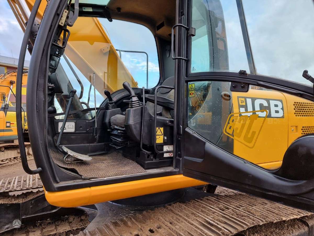 JCB JCB JS 220LC, экскаваторы
