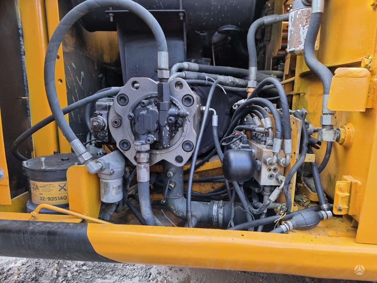 JCB JCB JS 220LC, ekskavatori