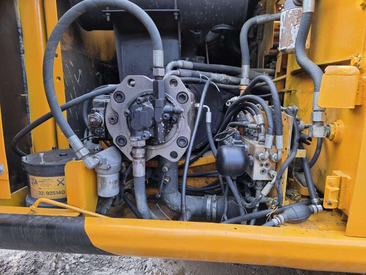 JCB JCB JS 220LC, экскаваторы