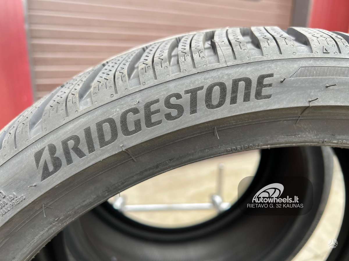 Bridgestone Blizzak LM005, winter 275/30 R20