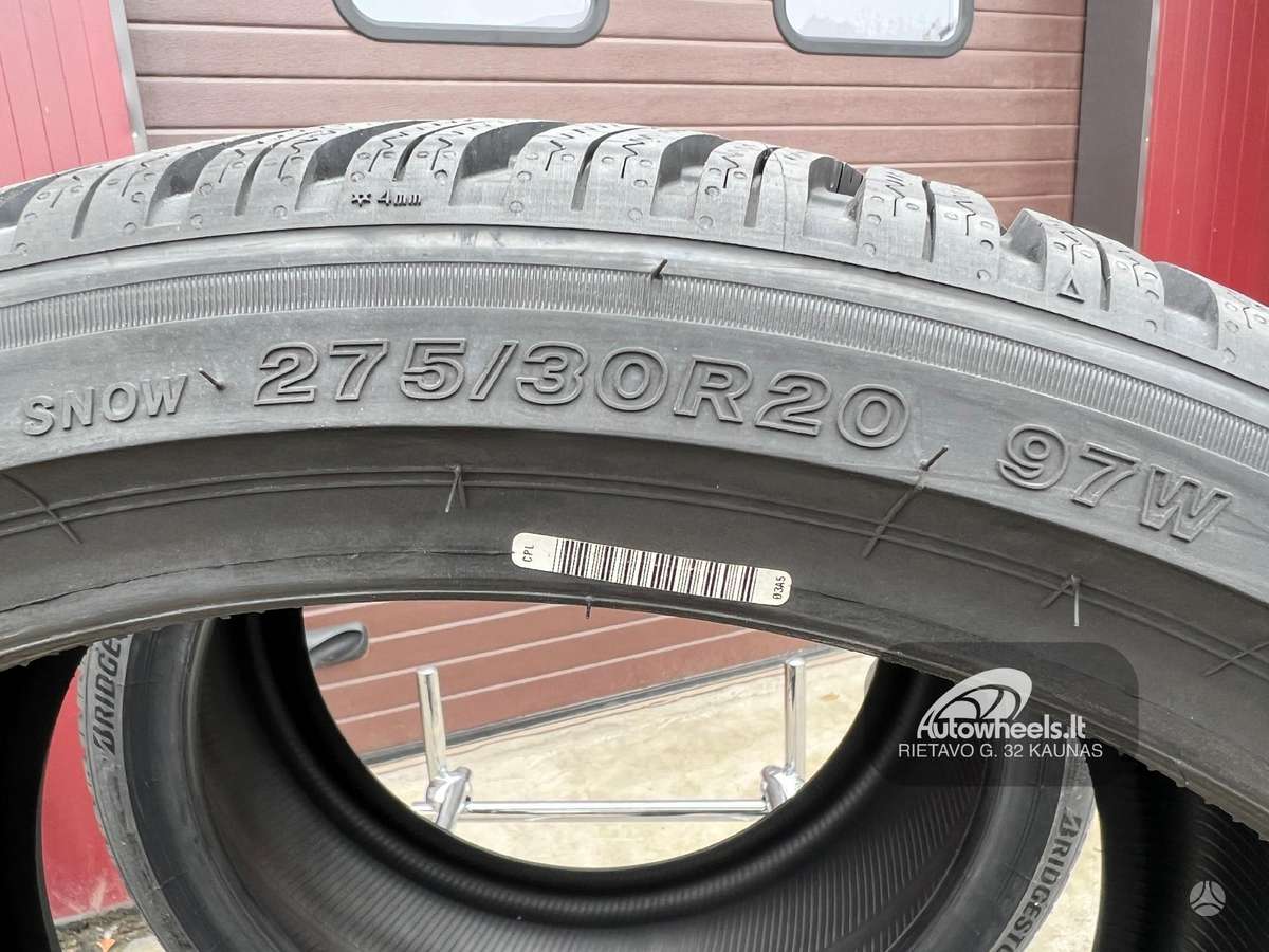 Bridgestone Blizzak LM005, winter 275/30 R20