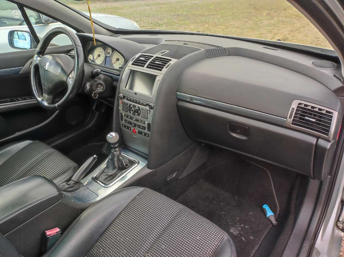 Peugeot 407 dalimis. Dirbame nuo 8h iki 18h