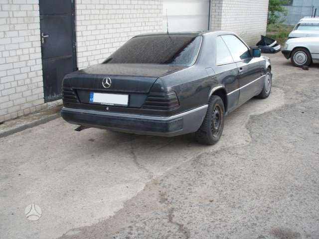 Mercedes-Benz W124 dalimis