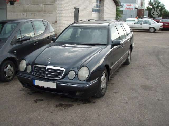 Mercedes-Benz E220 по частям