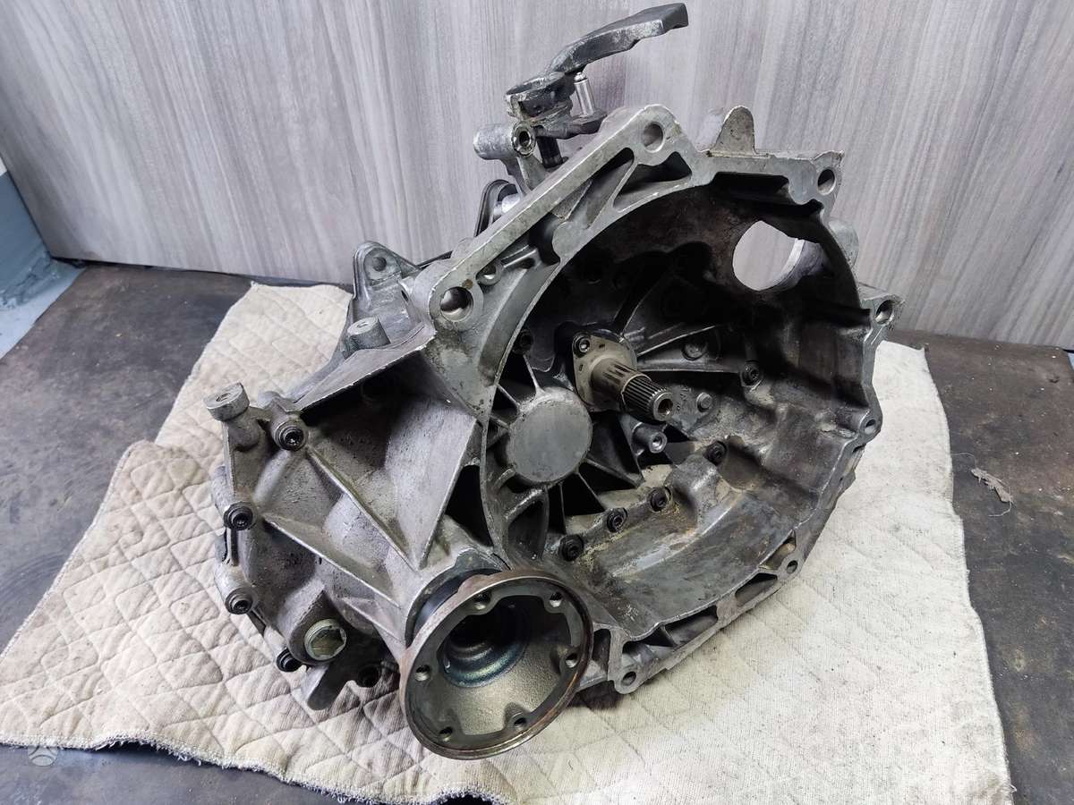 Volkswagen Golf pavarų dėžė