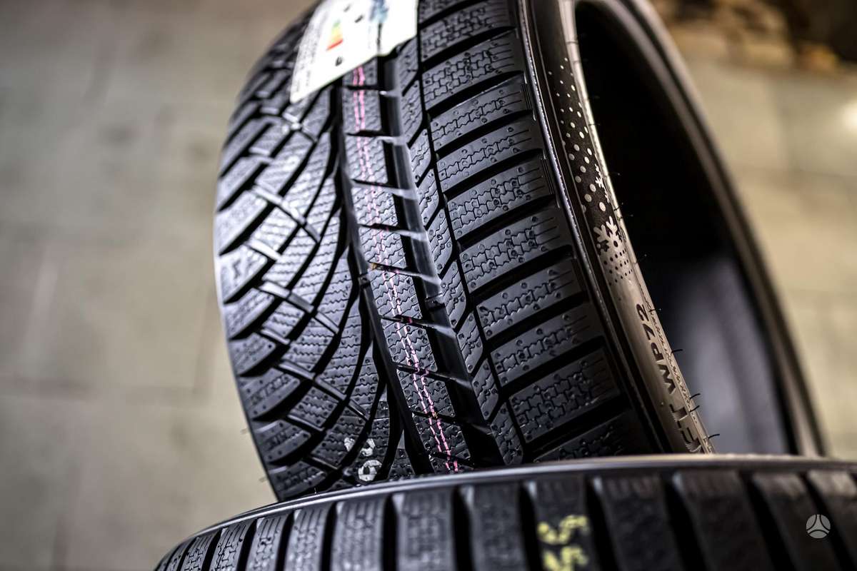 Kumho WinterCraft WP72, žieminės 265/40 R20