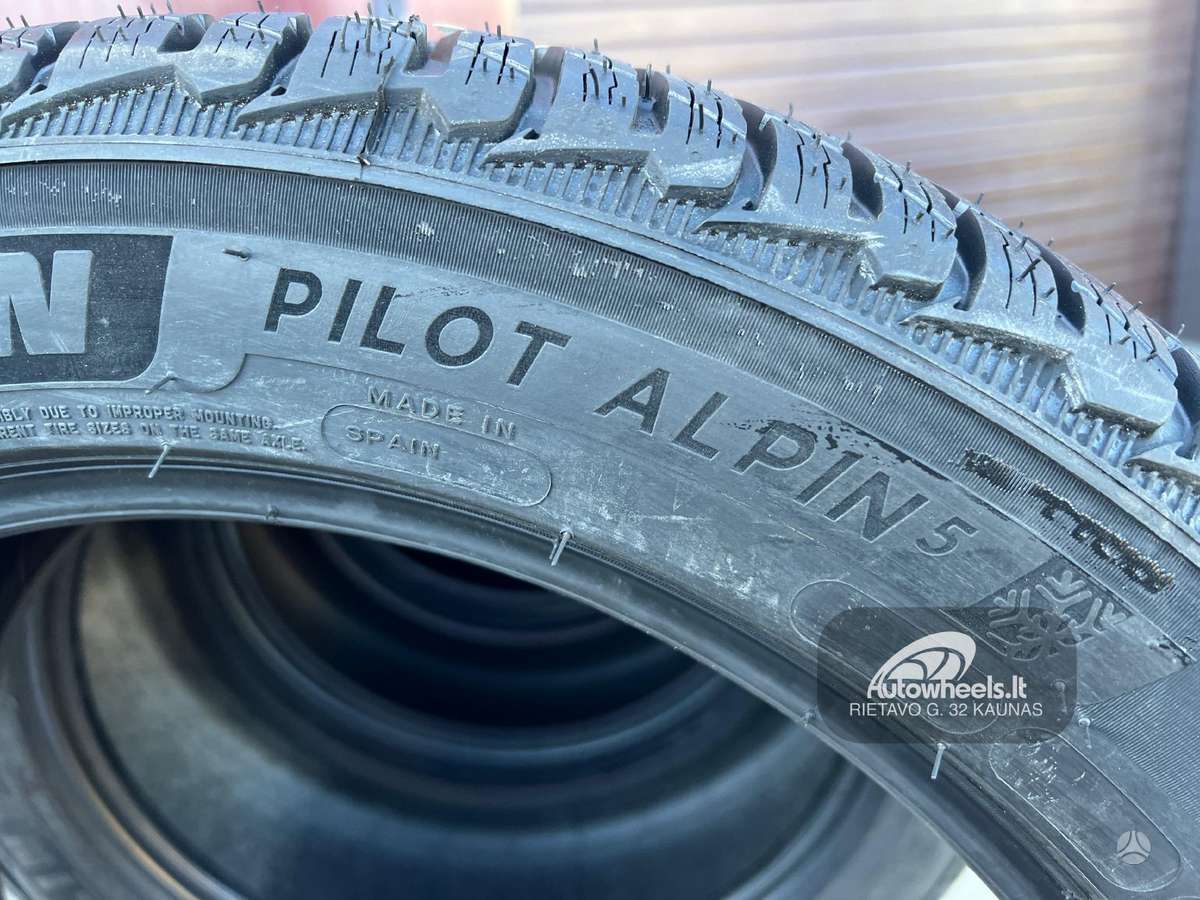 Michelin Pilot Alpin 5, winter 245/45 R18