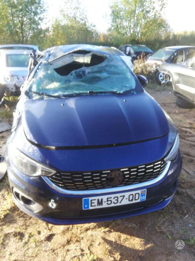Fiat Tipo dalimis