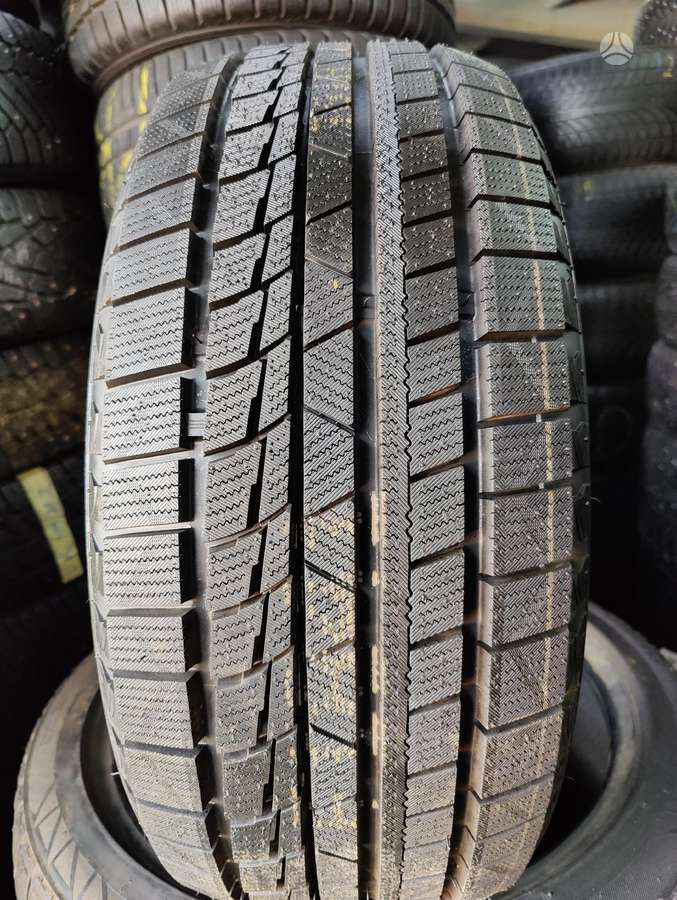 Firemax FM805+, žieminės 225/50 R17