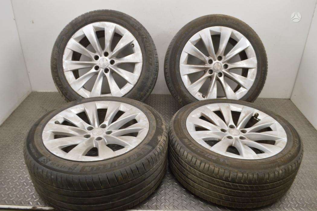 -Kita- Tesla x, light alloy, R20