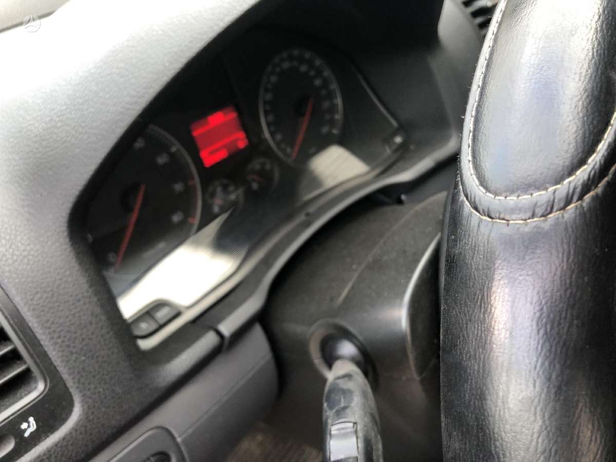 Volkswagen Jetta dalimis