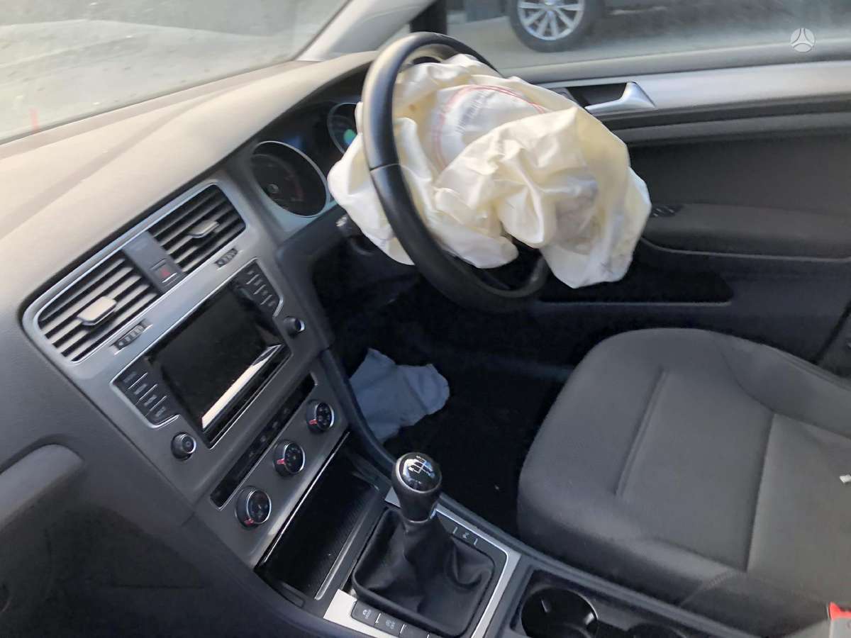 Volkswagen Golf по частям
