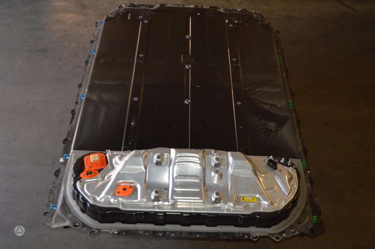 Tesla Model 3 elektros sistemos dalys