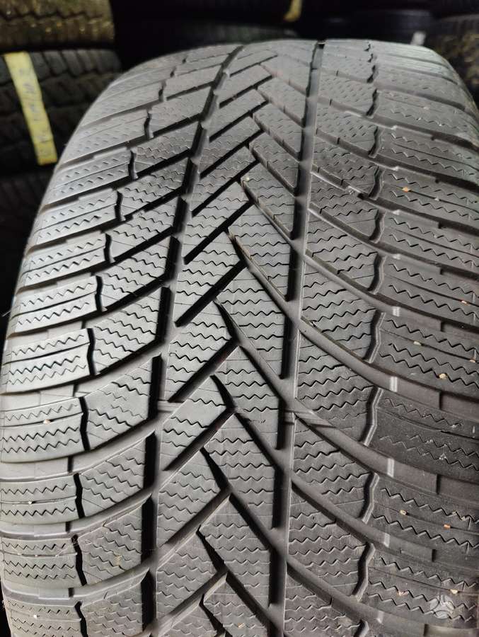 Bridgestone BLIZZAK LM005, зимние 245/40 R18