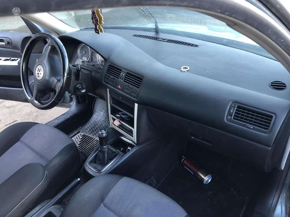 Volkswagen Bora dalimis