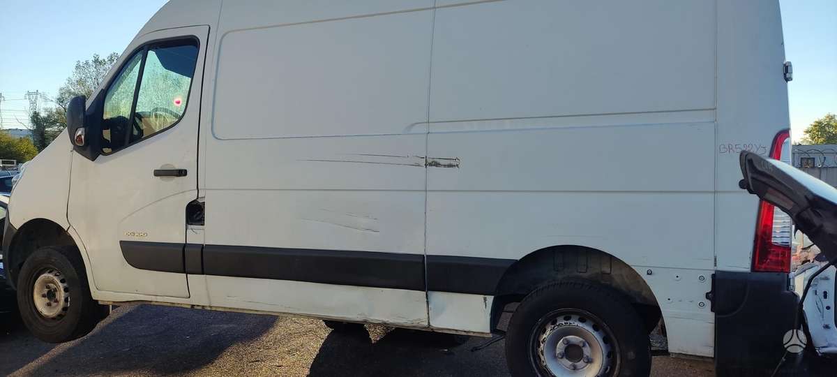 Renault Master, preču
