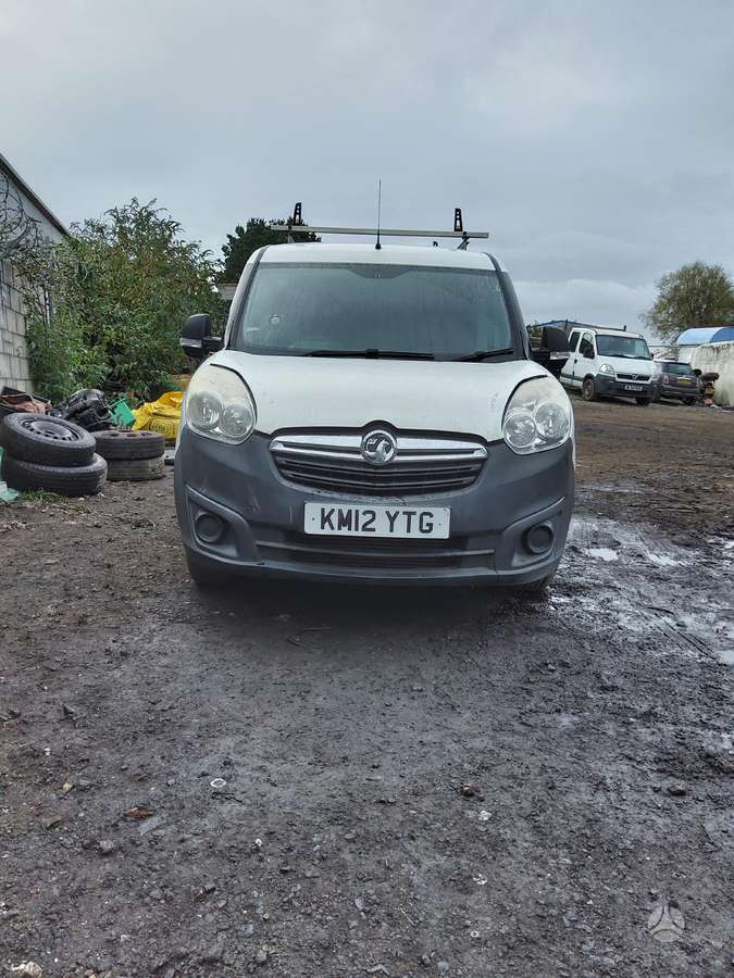 Opel Combo dalimis