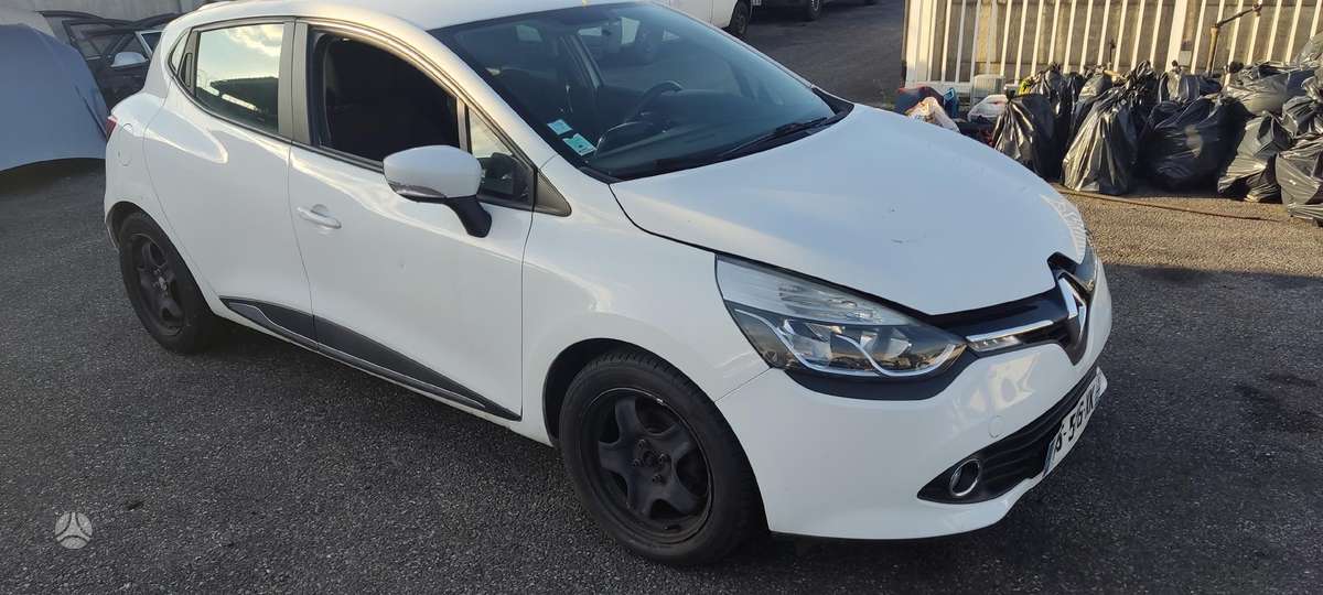 Renault Clio 37069885048