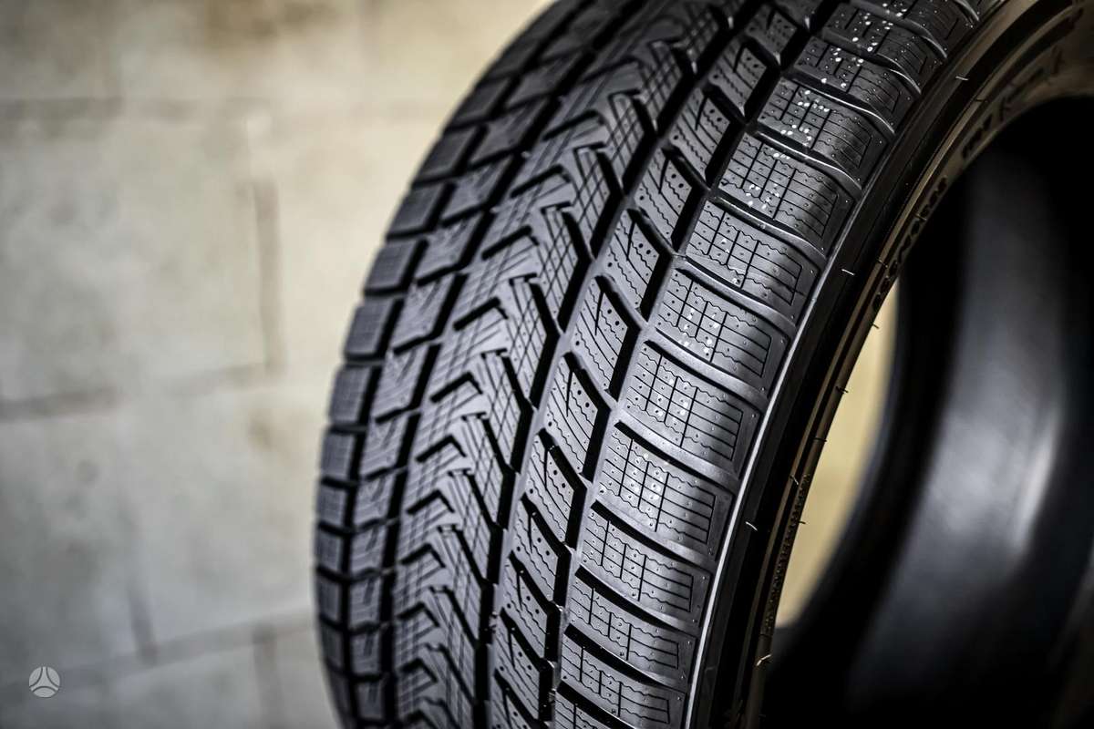 Gripmax SureGrip, winter 325/35 R22