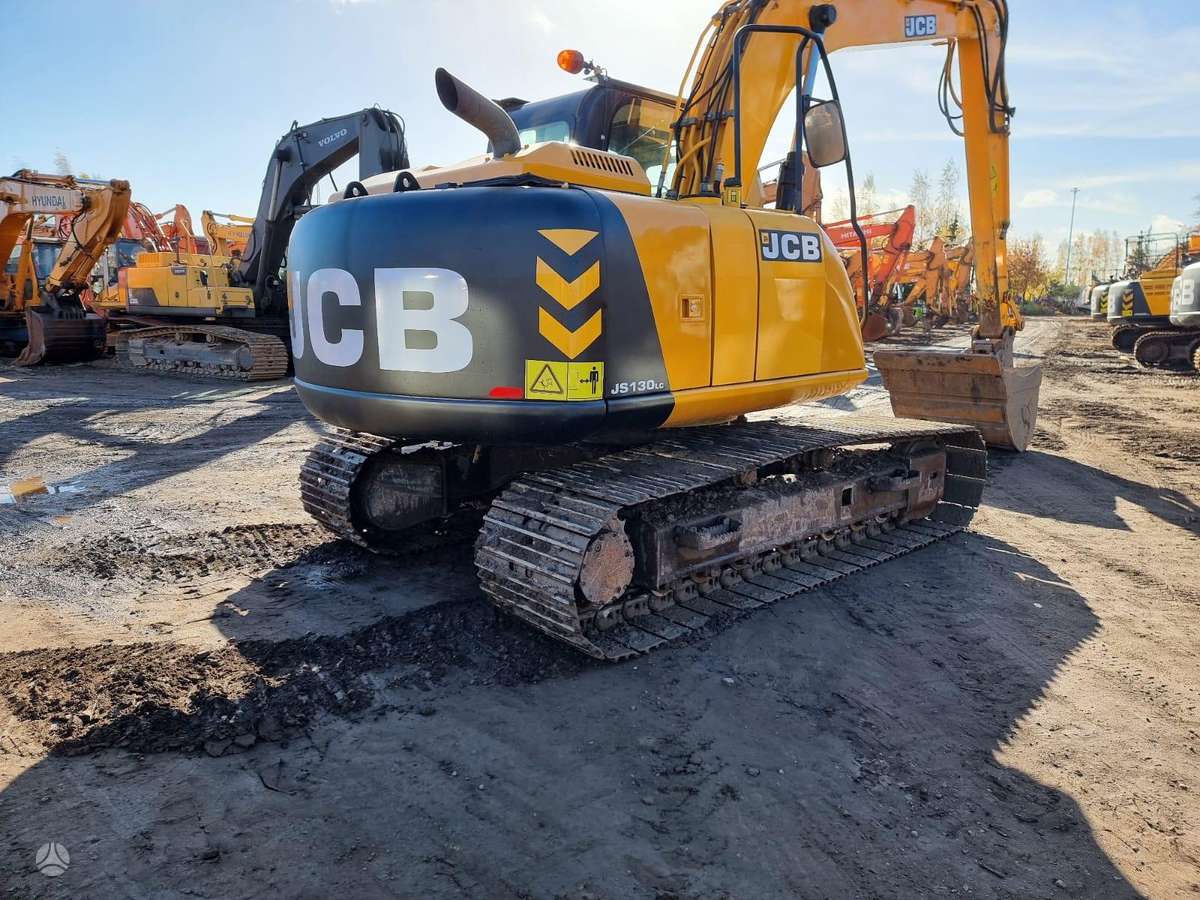 JCB JCB JS130LC T4i, ekskavatoriai