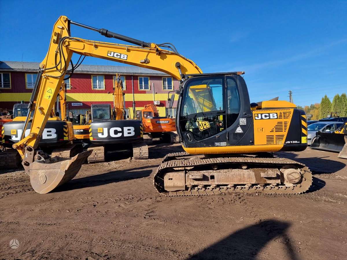 JCB JCB JS130LC T4i, экскаваторы