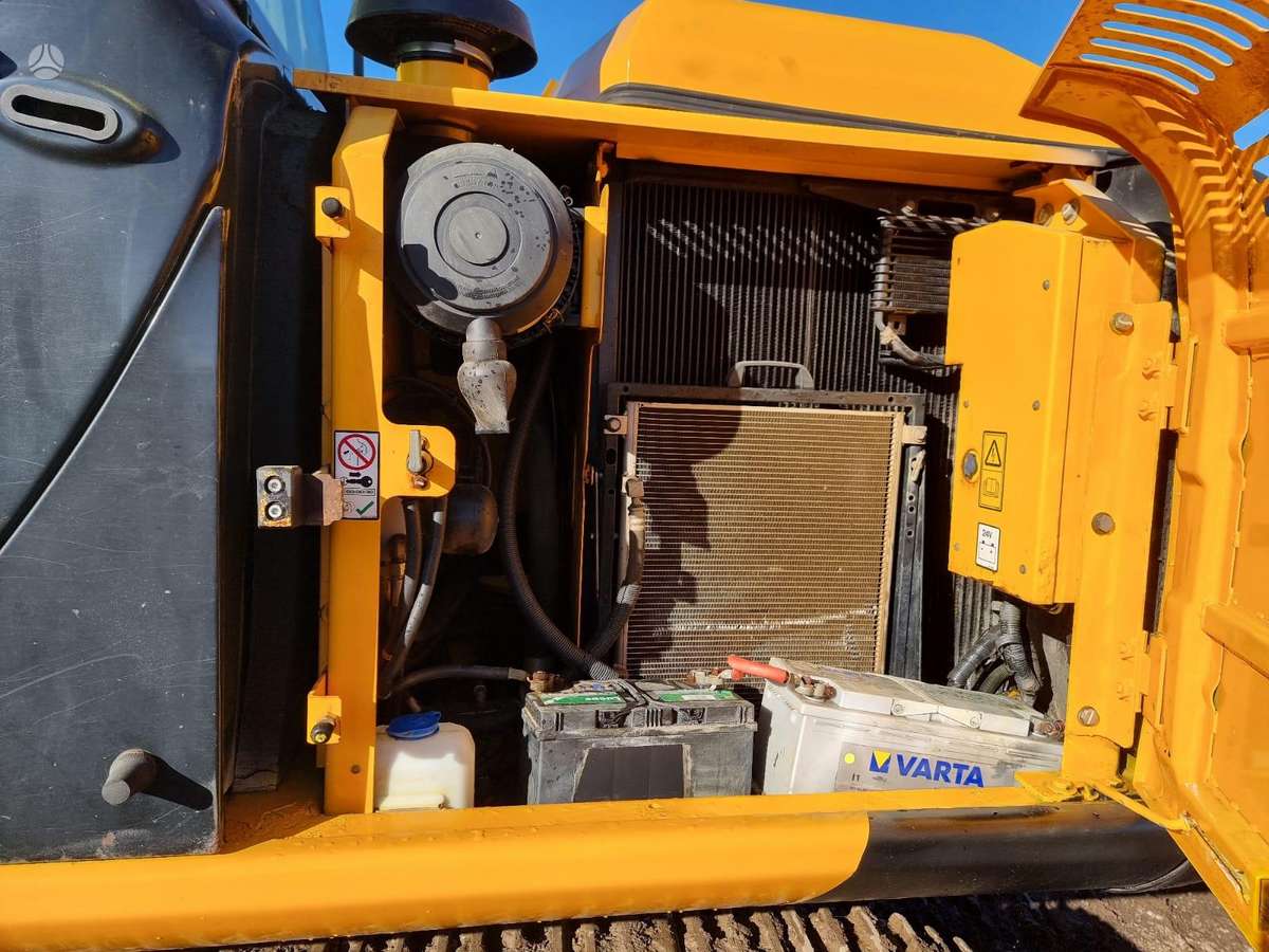 JCB JCB JS130LC T4i, excavator
