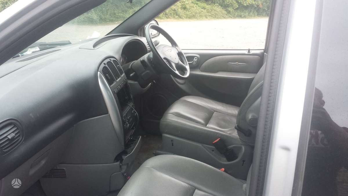 Chrysler Grand Voyager dalimis