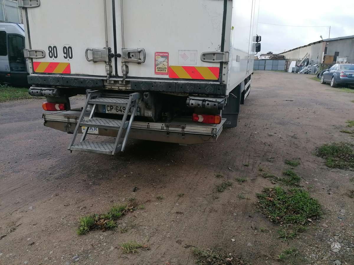 Renault MIDLUM 270, refrigerated trucks
