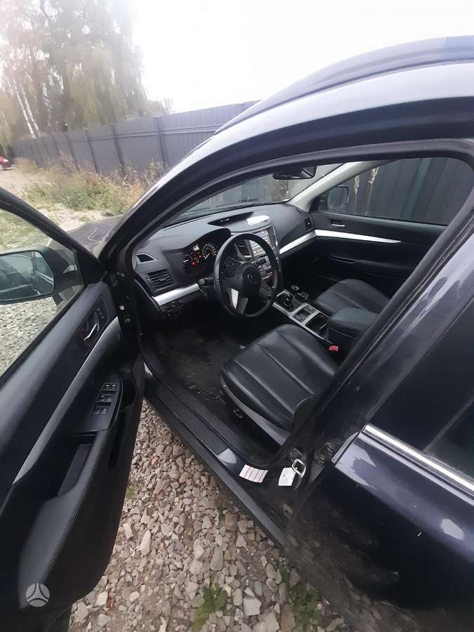 Subaru Outback Dirbame nuo 8 00 iki 17 00