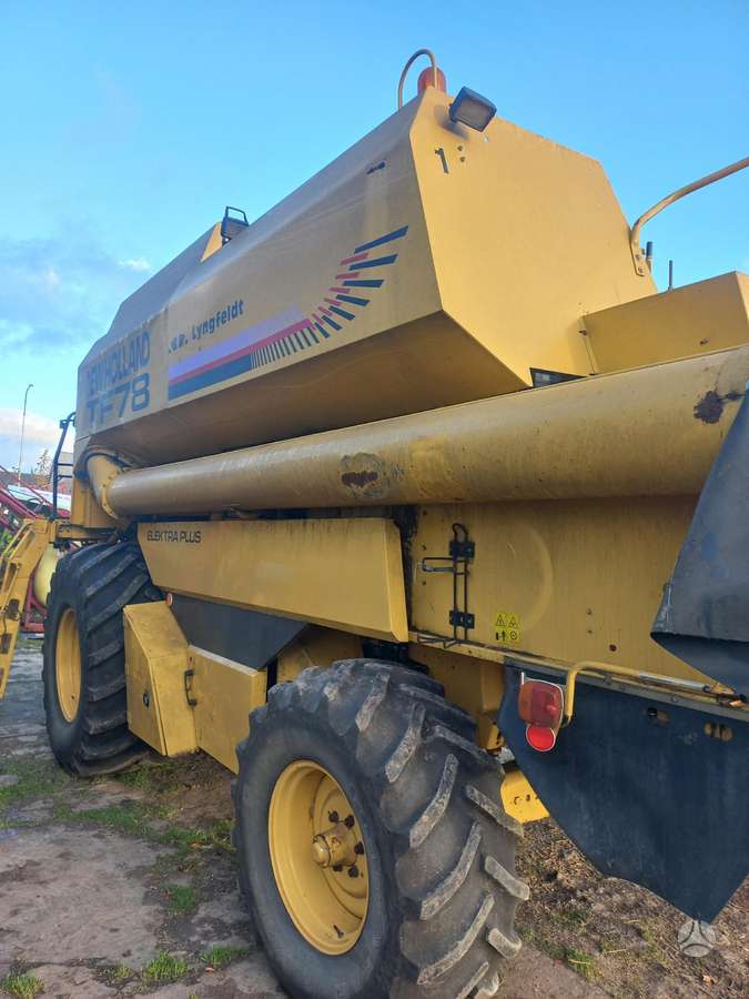New Holland TF78PLIUS, combine harvesters