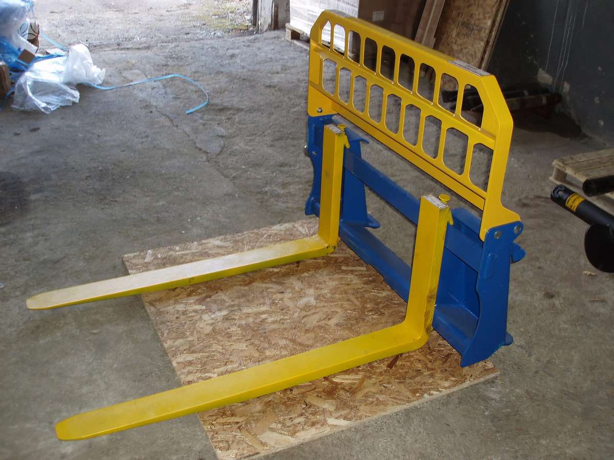 -Kita- Auger, pallet forks