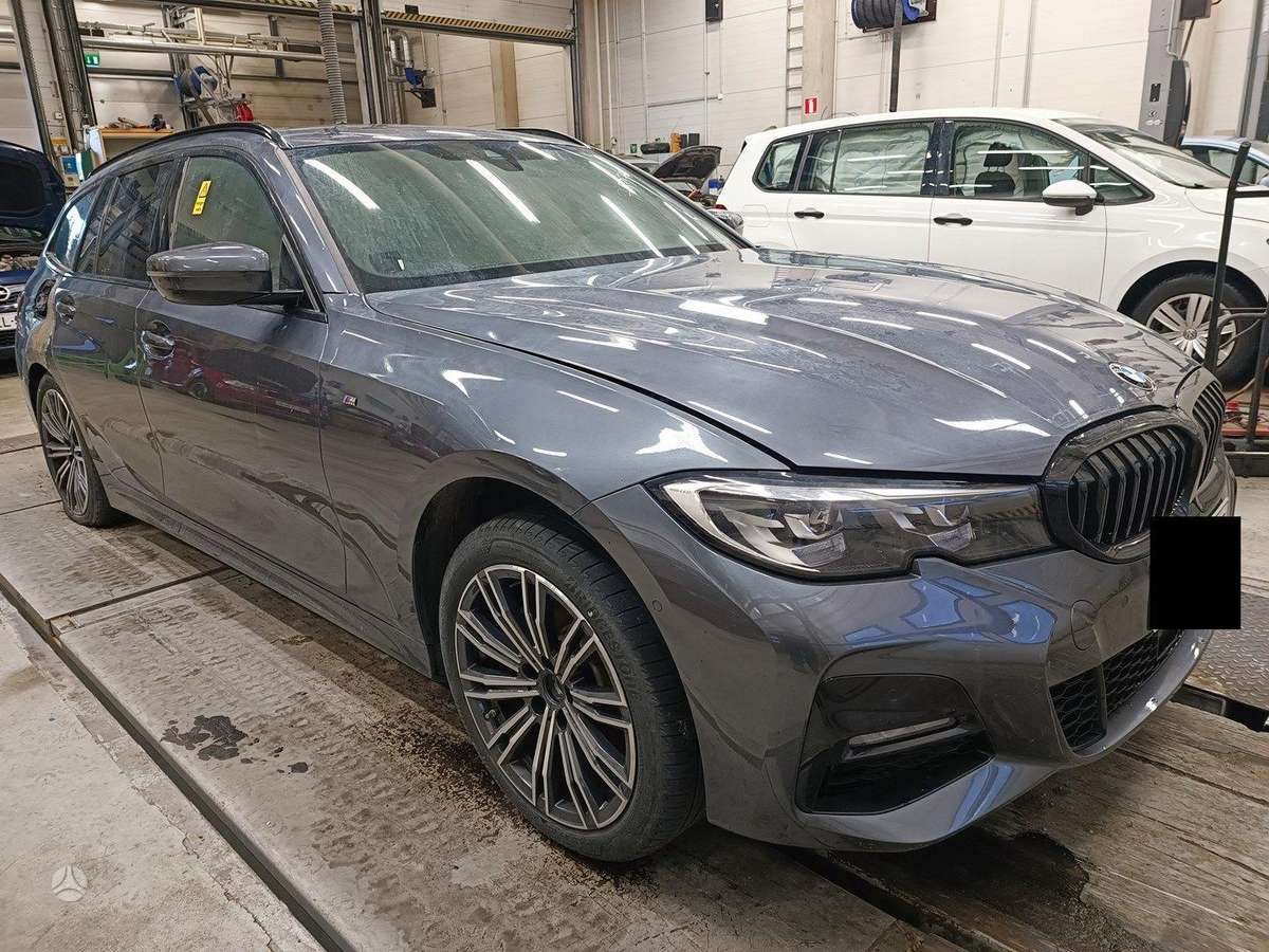 BMW 3 serija dalimis