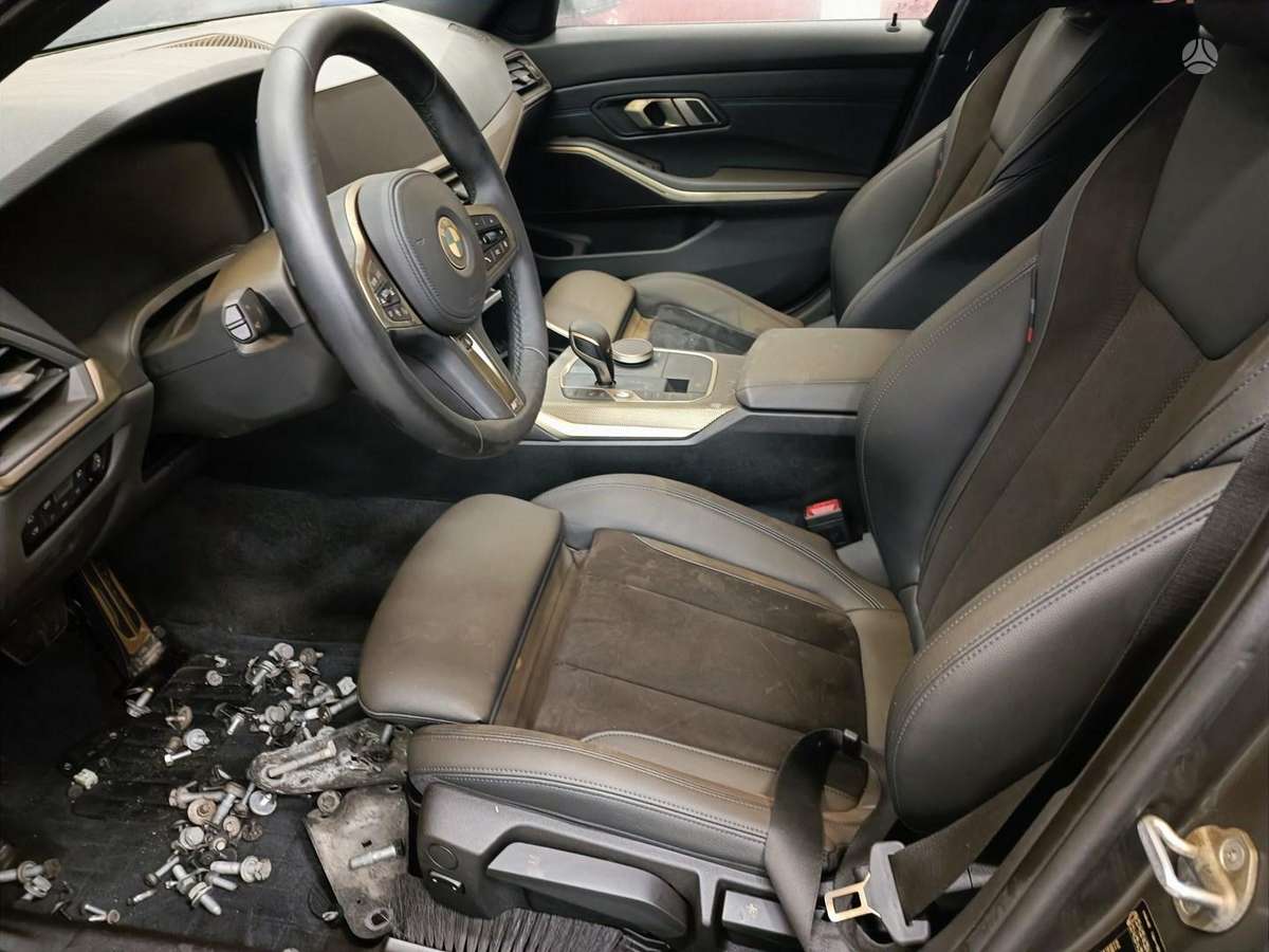 BMW 3 serija dalimis
