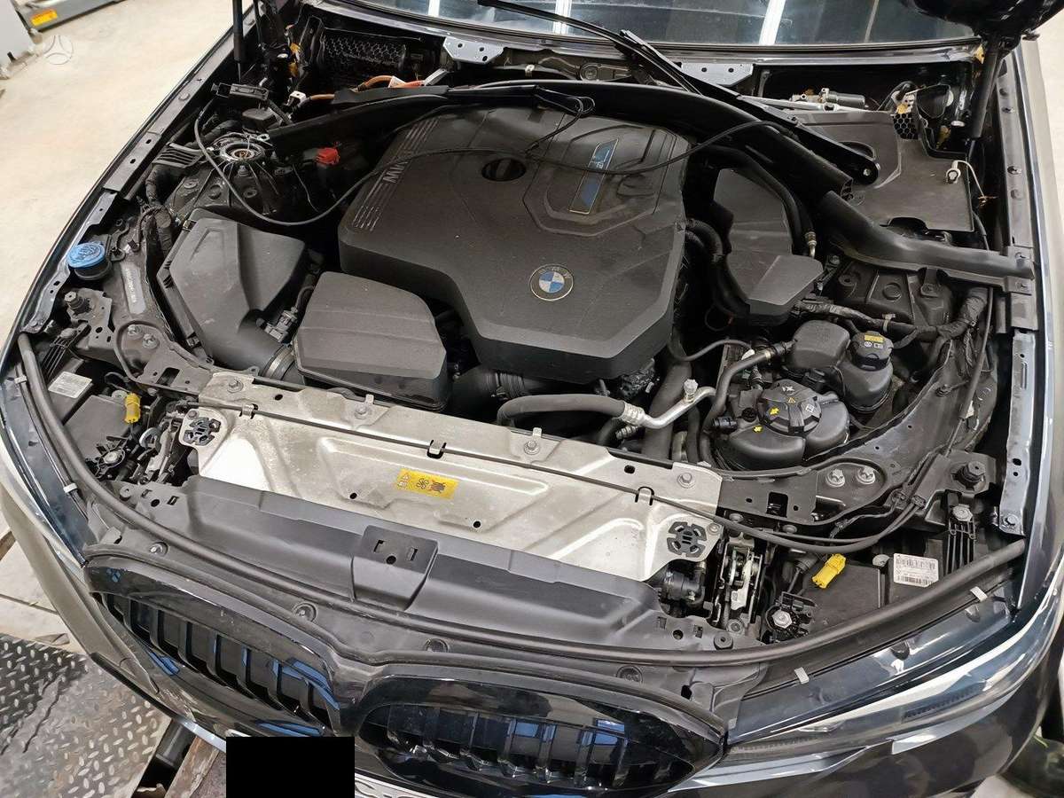 BMW 3 serija dalimis