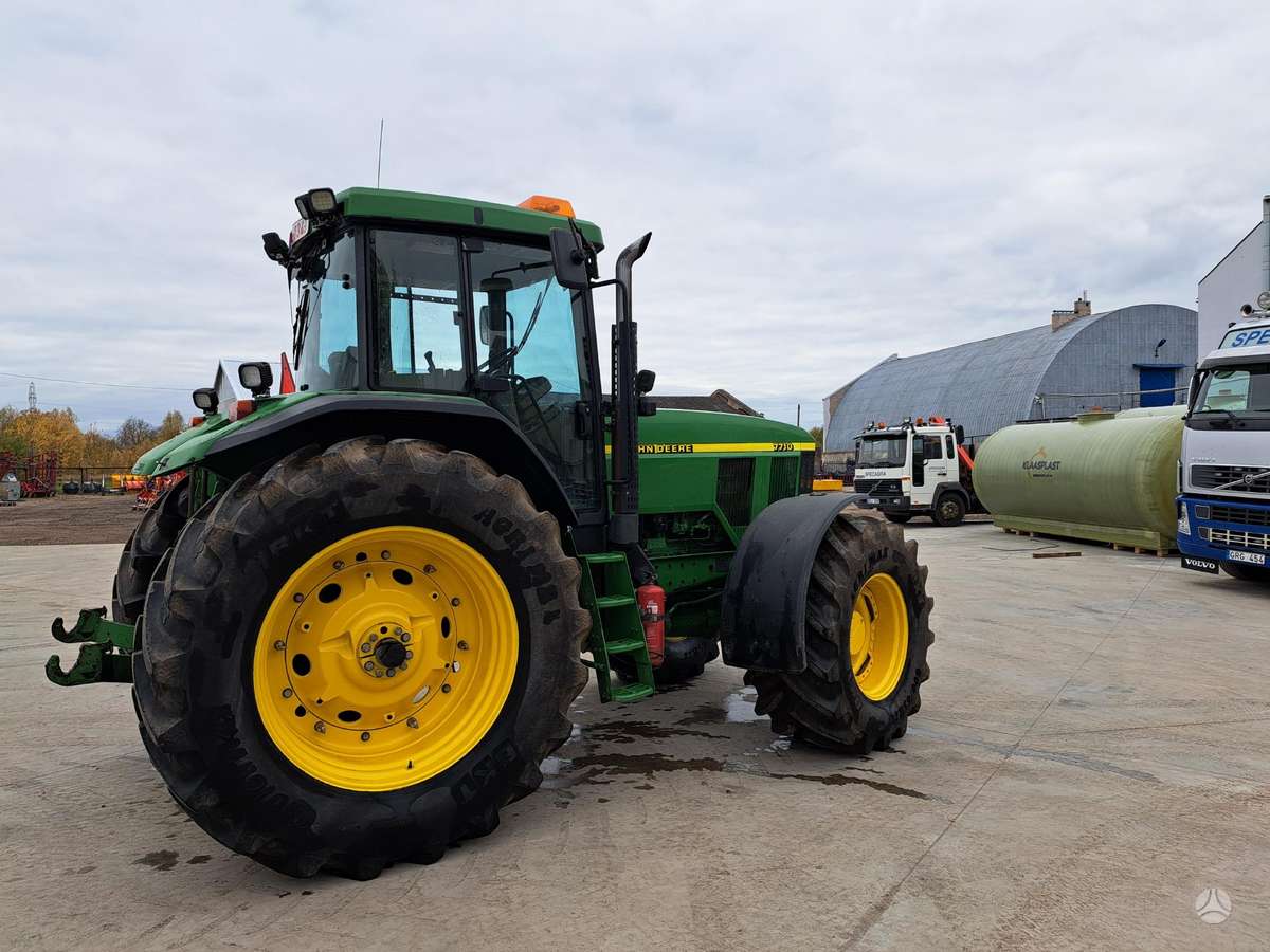 John Deere 7710, tractors