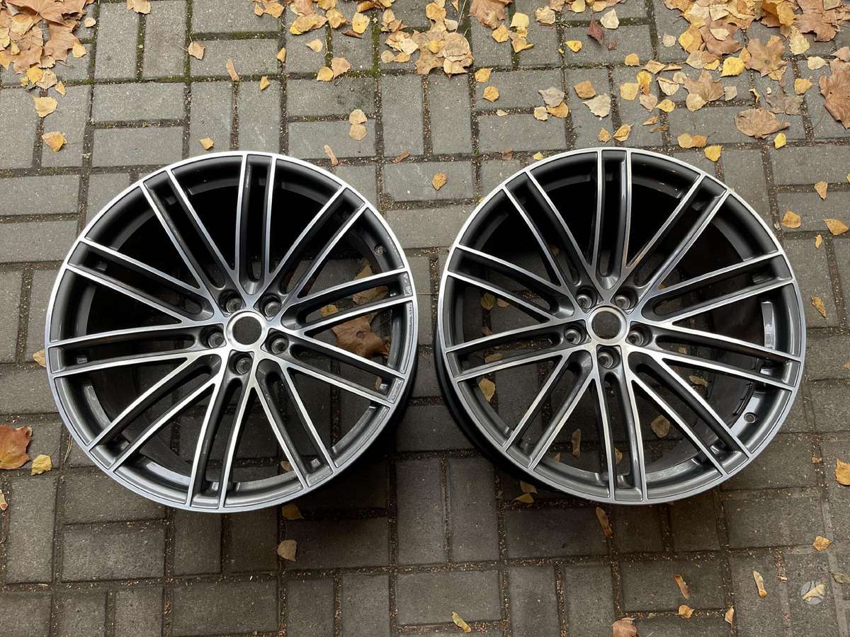 Porsche Macan Turim daugiau daliu