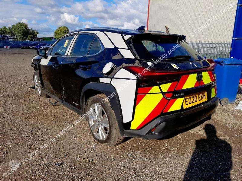 Lexus UX 250h Visas auto ardomas dalimis