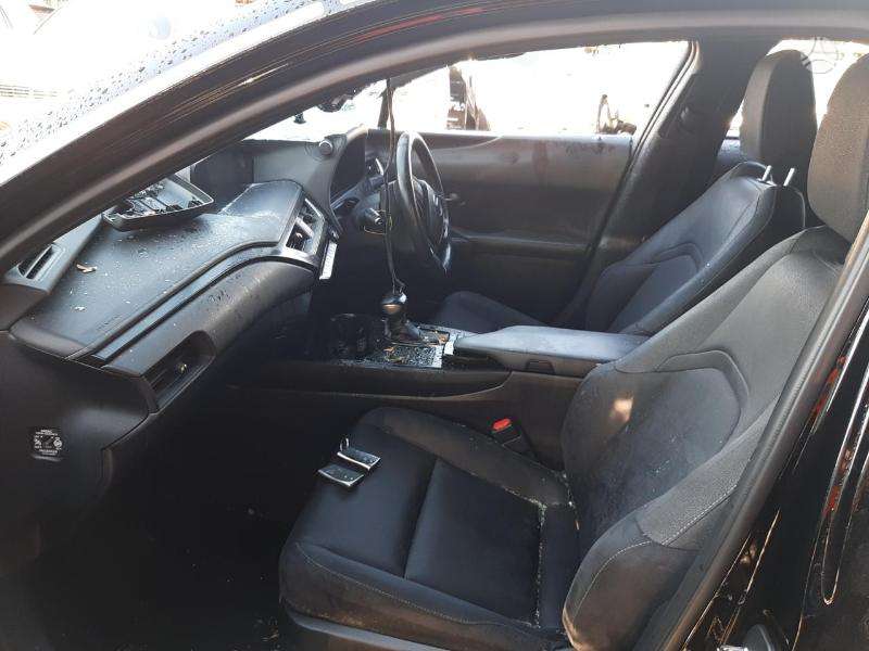 Lexus UX 250h Visas auto ardomas dalimis