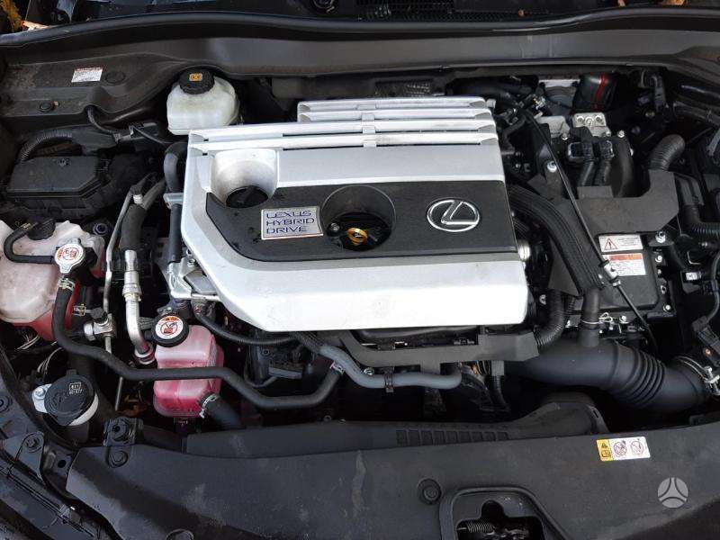 Lexus UX 250h Visas auto ardomas dalimis